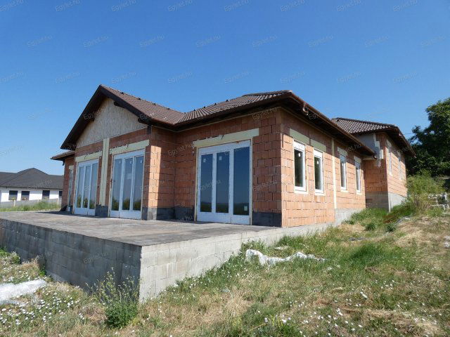 Eladó ikerház, Szadán 104 M Ft, 4 szobás / költözzbe.hu