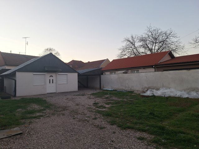 Eladó ipari ingatlan, Szolnokon 16.8 M Ft, 1 szobás