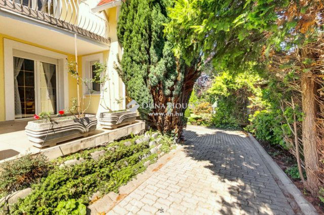 Eladó családi ház, Budapesten, II. kerületben 266.319 M Ft