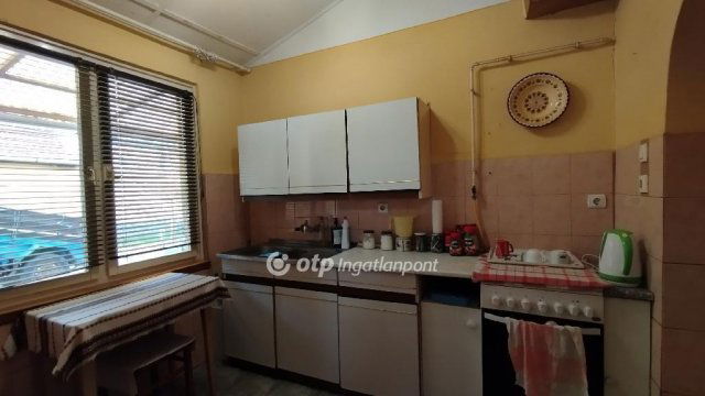 Eladó családi ház, Jászberényben 37 M Ft, 3 szobás