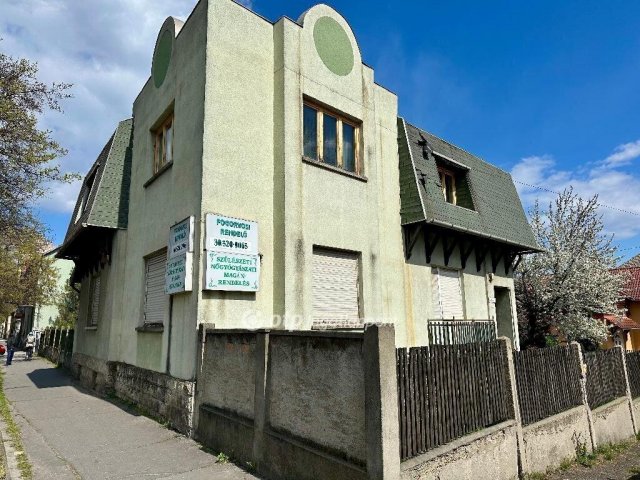 Eladó családi ház, Miskolcon 98 M Ft, 9+2 szobás