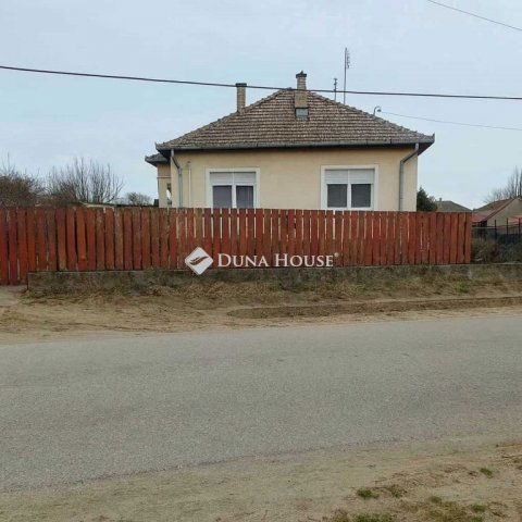 Eladó családi ház, Kecskeméten 54.9 M Ft, 3 szobás