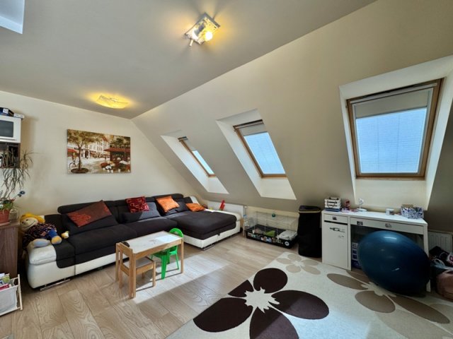 Eladó téglalakás, Pécsett, Lőcse utcában 83.9 M Ft, 3 szobás