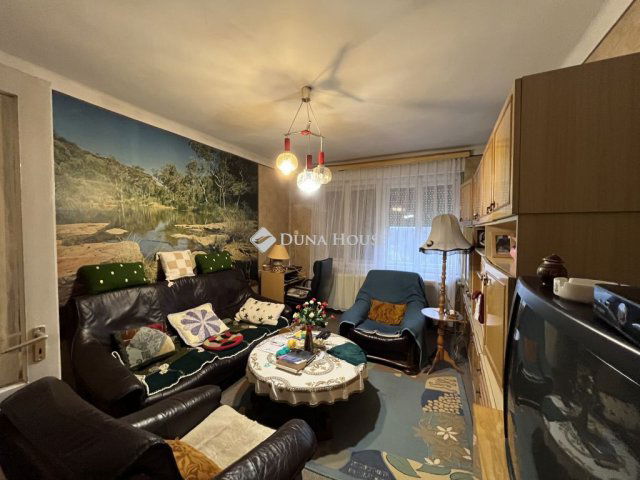 Eladó családi ház, Polgáron 36.8 M Ft, 5 szobás