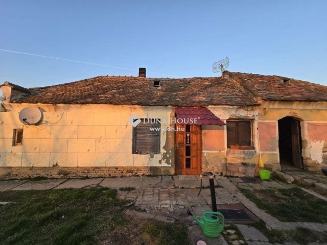 Eladó családi ház, Zókon 8.9 M Ft, 2 szobás