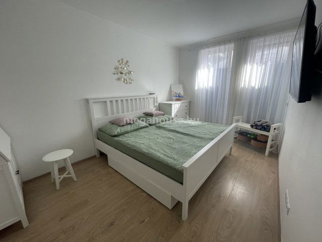 Eladó téglalakás, Biatorbágyon 160 M Ft, 4 szobás