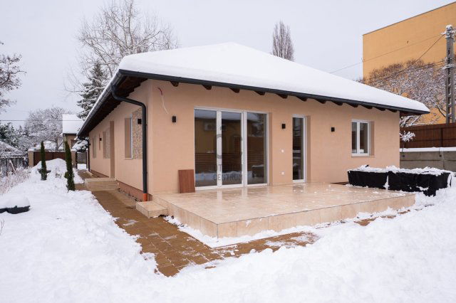 Eladó családi ház, Budapesten, XVI. kerületben 238 M Ft