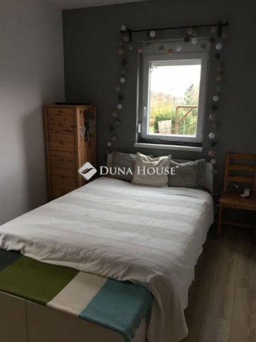 Eladó családi ház, Szigetszentmiklóson 89.9 M Ft, 5 szobás