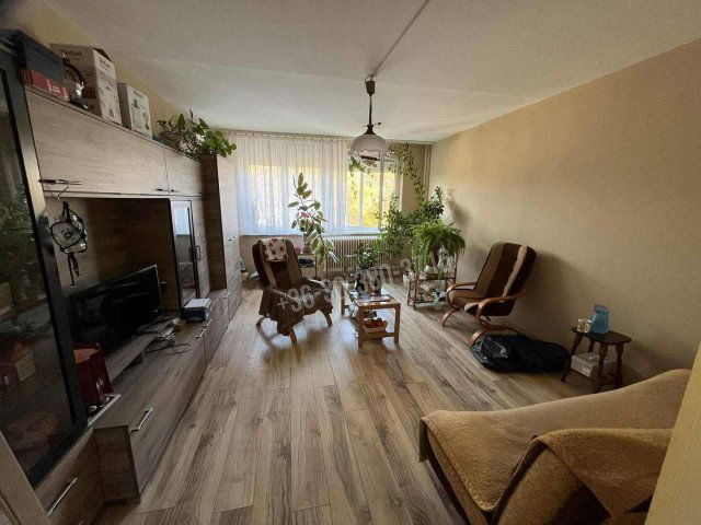 Eladó panellakás, Dunaújvárosban 24.5 M Ft, 1 szobás