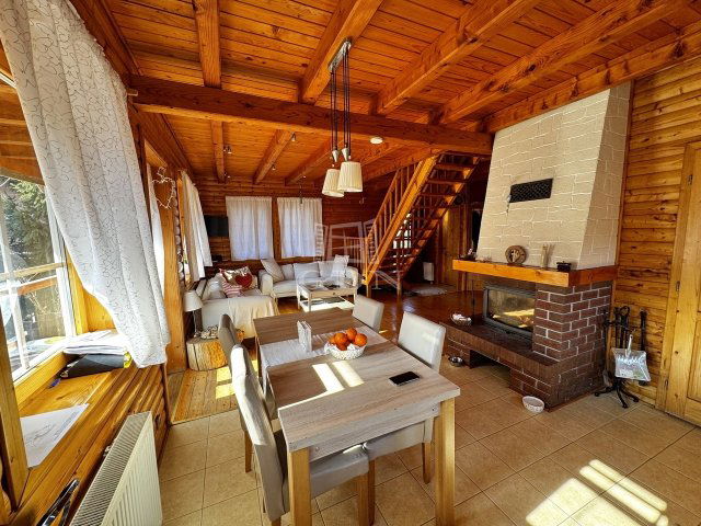 Eladó családi ház, Nagykovácsiban 329.9 M Ft, 5+1 szobás