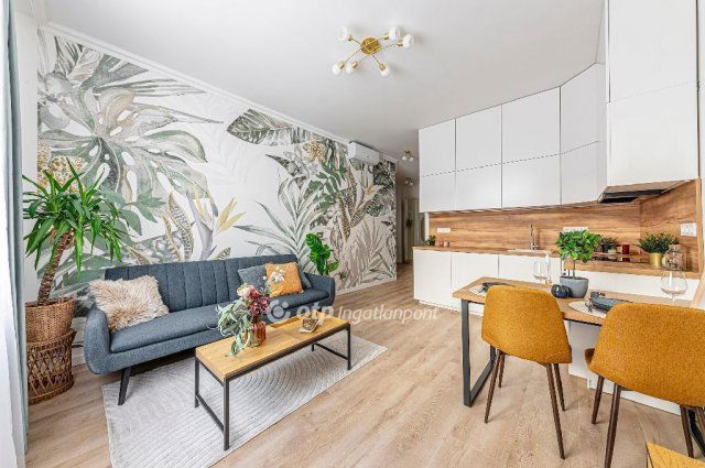 Eladó téglalakás, Budapesten, VI. kerületben 59 M Ft, 1 szobás