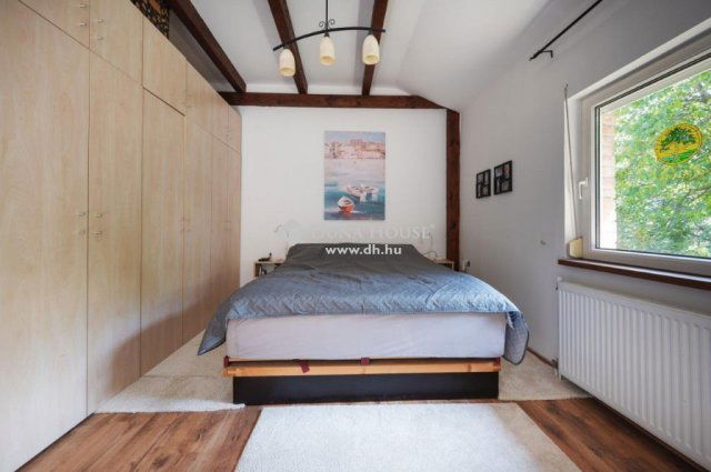 Eladó családi ház, Budaörsön 285 M Ft, 8 szobás