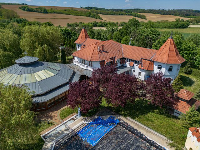 Eladó ipari ingatlan, Pusztaszentlászlón 620 M Ft