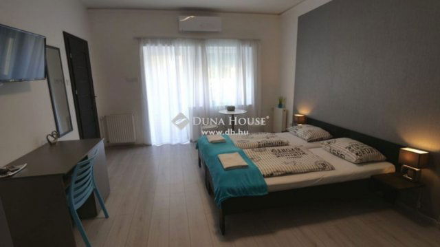 Eladó családi ház, Balatonfüreden 649.9 M Ft, 14+2 szobás