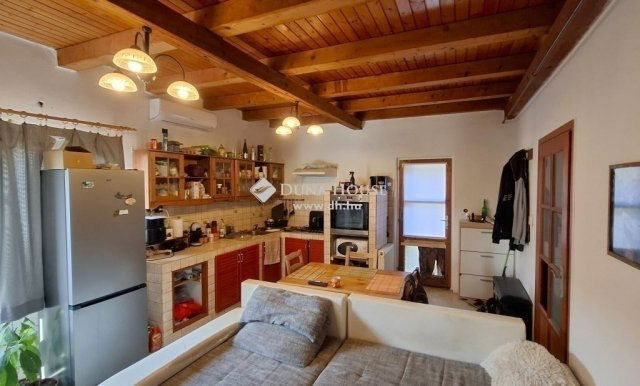 Eladó családi ház, Felsőpakonyban 84.9 M Ft, 9 szobás