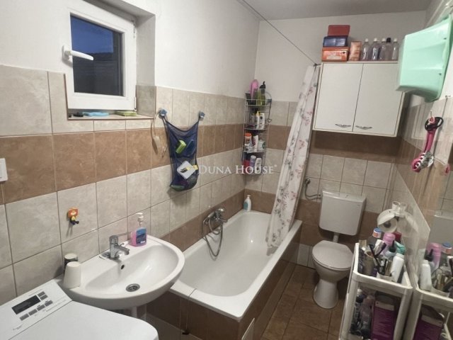 Eladó családi ház, Nagykarácsonyon 34.9 M Ft, 3 szobás