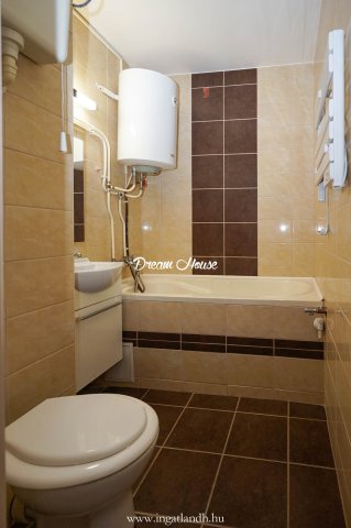 Eladó téglalakás, Nyíregyházán 28 M Ft, 1 szobás