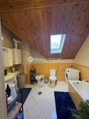 Eladó téglalakás, Budapesten, XVIII. kerületben 100 M Ft