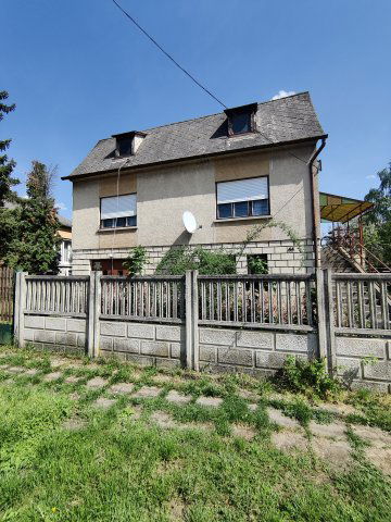 Eladó családi ház, Esztergomban 69.99 M Ft, 3 szobás