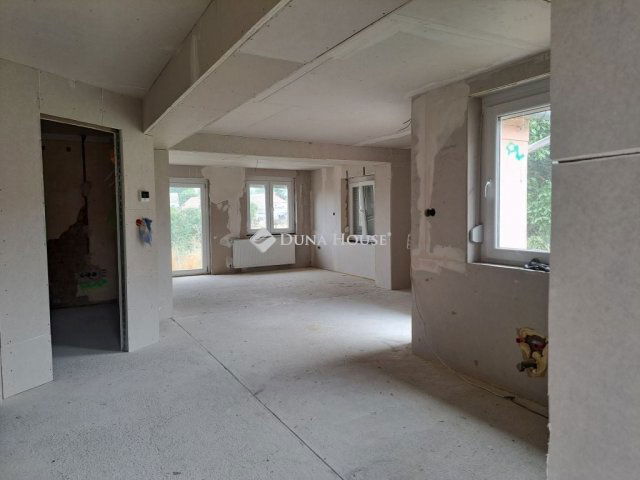 Eladó családi ház, Töttösön 24.9 M Ft, 4 szobás