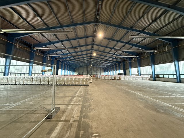 Kiadó ipari ingatlan, Székesfehérvárott 3294 E Ft / hó