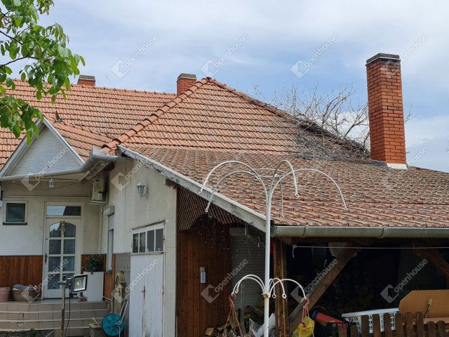 Eladó családi ház, Algyőn 72.99 M Ft, 3 szobás