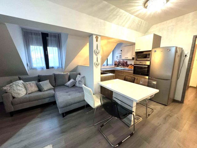 Kiadó téglalakás, albérlet, Pécsett 195 E Ft / hó, 1+2 szobás