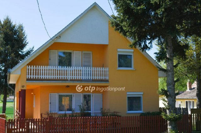 Eladó családi ház, Versegen 79.9 M Ft, 5 szobás