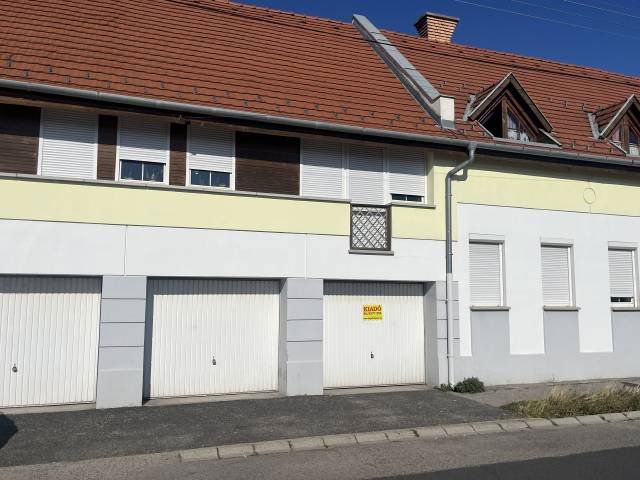 Kiadó garázs, Pápán 25 E Ft / hó / költözzbe.hu