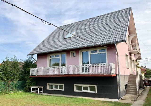 Eladó családi ház, Dunaharasztin 119.9 M Ft, 5 szobás