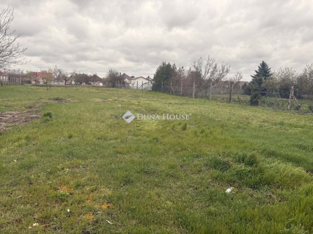 Eladó telek, Téten 10.9 M Ft / költözzbe.hu