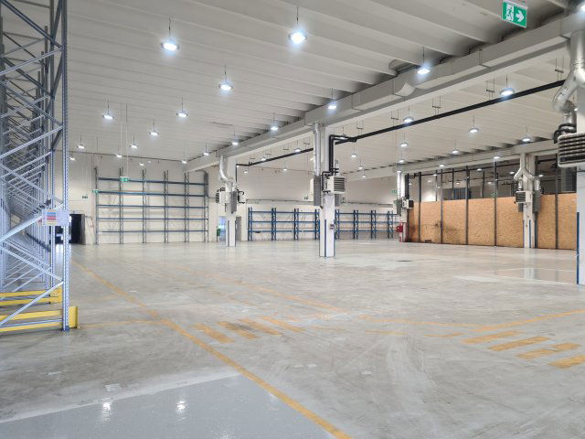 Kiadó ipari ingatlan, Győrött 12500 E Ft / hó
