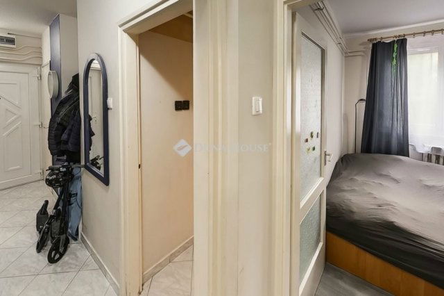 Eladó panellakás, Kecskeméten 58 M Ft, 3 szobás