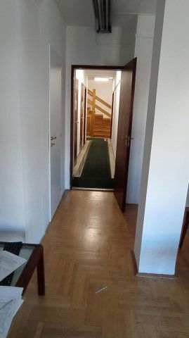 Kiadó iroda, Budapesten, II. kerületben 240 E Ft / hó, 1 szobás