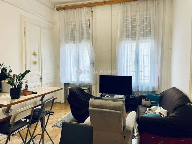 Eladó téglalakás, Budapesten, VI. kerületben 88.9 M Ft, 3 szobás