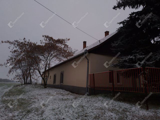 Eladó családi ház, Kardoson 32.9 M Ft, 3 szobás