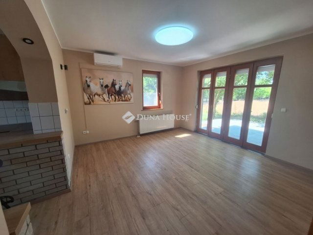 Eladó családi ház, Kiskunfélegyházán 125 M Ft, 5 szobás