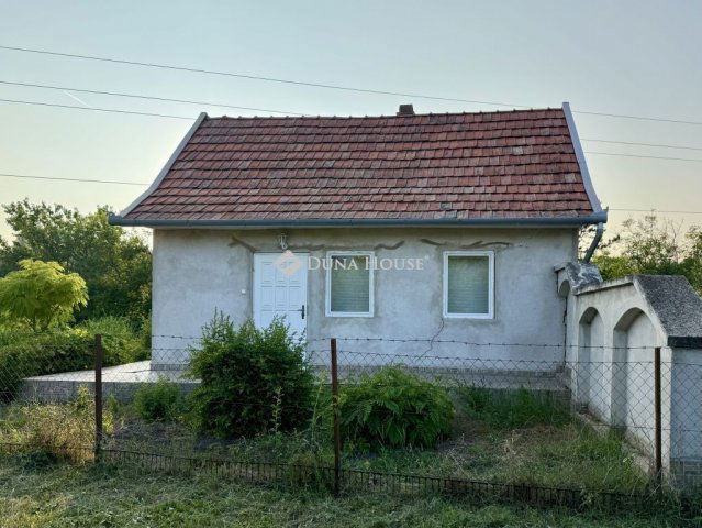 Eladó nyaraló, Békéscsabán 10 M Ft, 2 szobás