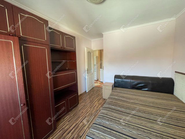 Kiadó téglalakás, albérlet, Debrecenben 200 E Ft / hó, 3 szobás