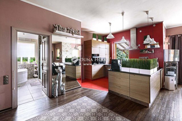 Eladó családi ház, Herceghalomon 230 M Ft, 2+3 szobás