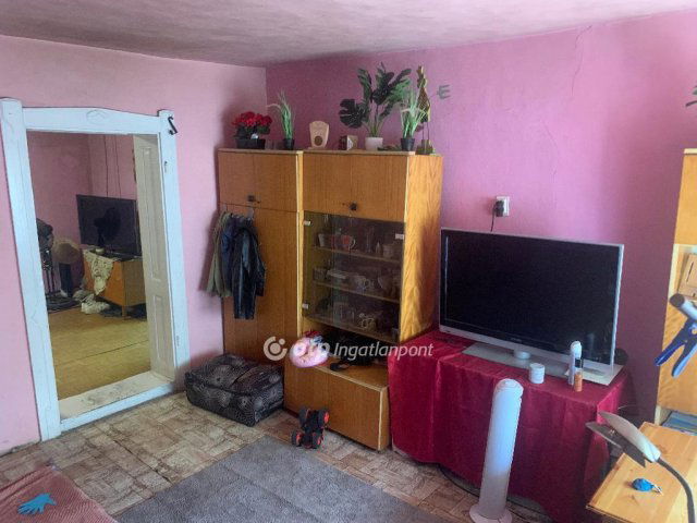 Eladó családi ház, Tiszajenőn 9.5 M Ft, 2 szobás