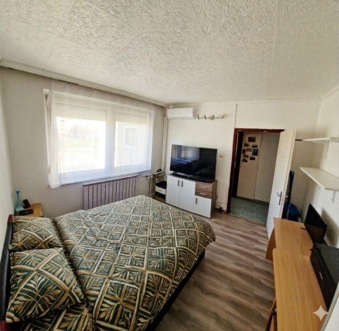 Eladó panellakás, Győrött 52.9 M Ft, 2 szobás