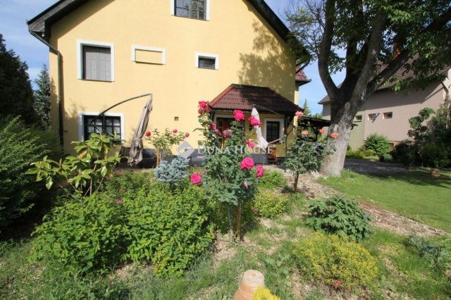 Eladó családi ház, Kecskeméten 125 M Ft, 6 szobás