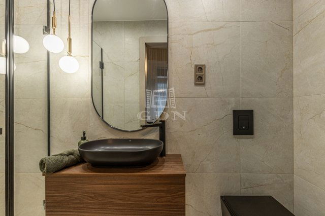 Eladó téglalakás, Budapesten, VII. kerületben 179 M Ft, 3 szobás