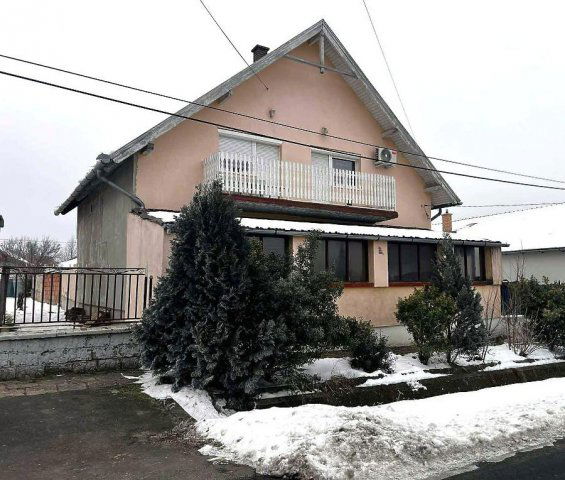 Eladó családi ház, Gödöllőn 119.9 M Ft, 6 szobás