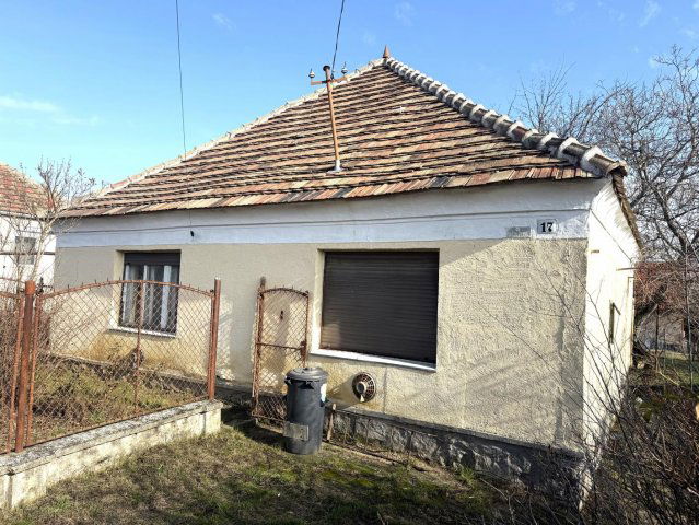 Eladó családi ház, Kocson 17 M Ft, 2 szobás