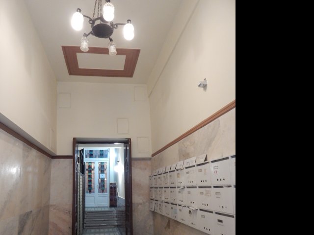 Eladó téglalakás, Budapesten, V. kerületben, Október 6. utcában