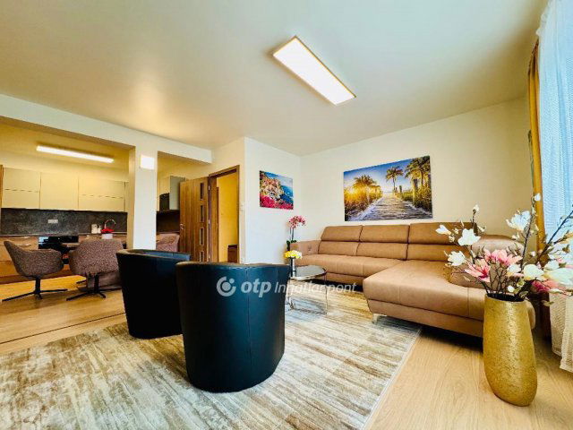 Eladó téglalakás, Debrecenben 139.9 M Ft, 3 szobás