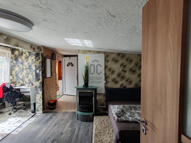 Eladó családi ház, Pázmándfalun 38 M Ft, 2 szobás