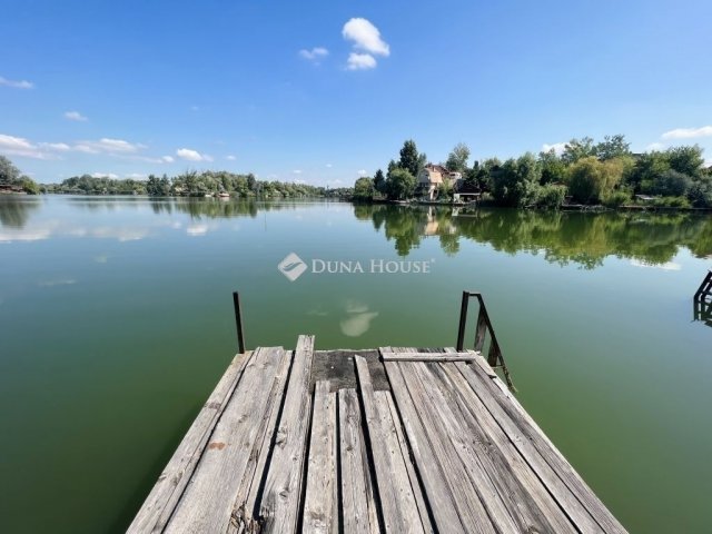 Eladó nyaraló, Szigetszentmiklóson 30.499 M Ft, 3 szobás